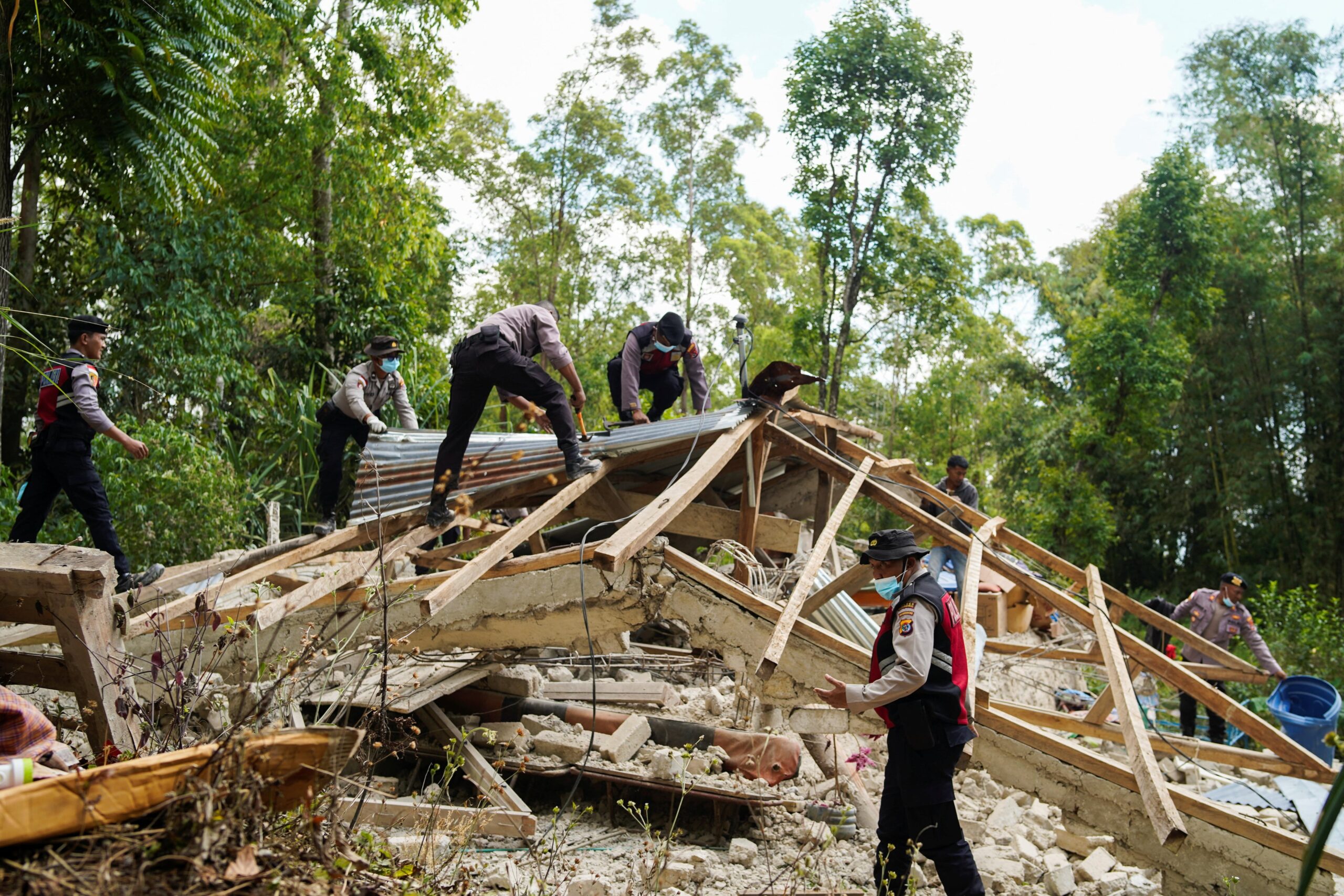 Terremoto en Indonesia: Suman 53 muertos, 130 heridos y más de 5 mil evacuados