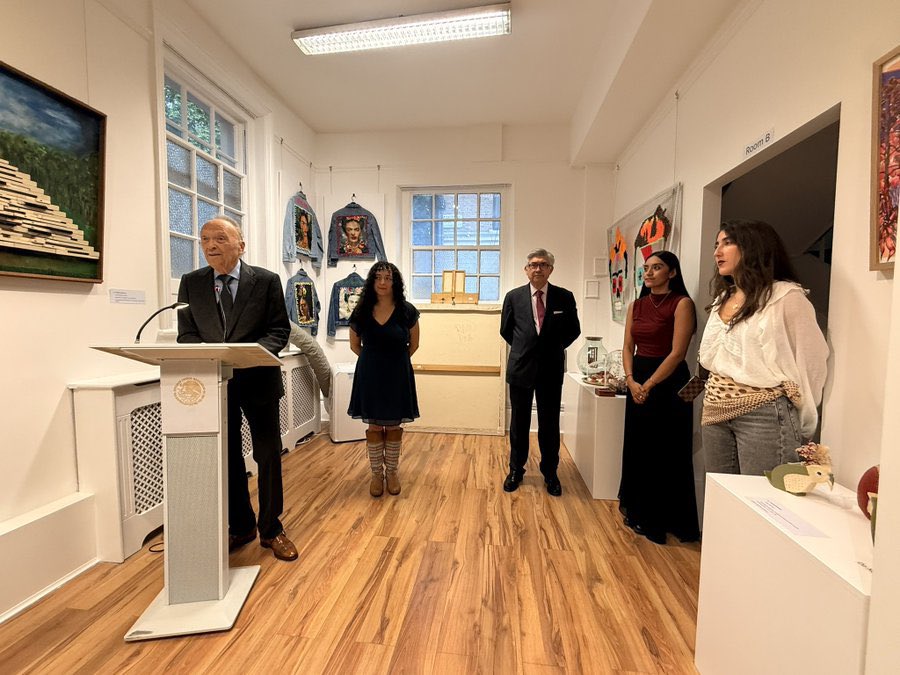 Gertz Manero reaparece en Londres como embajador de México