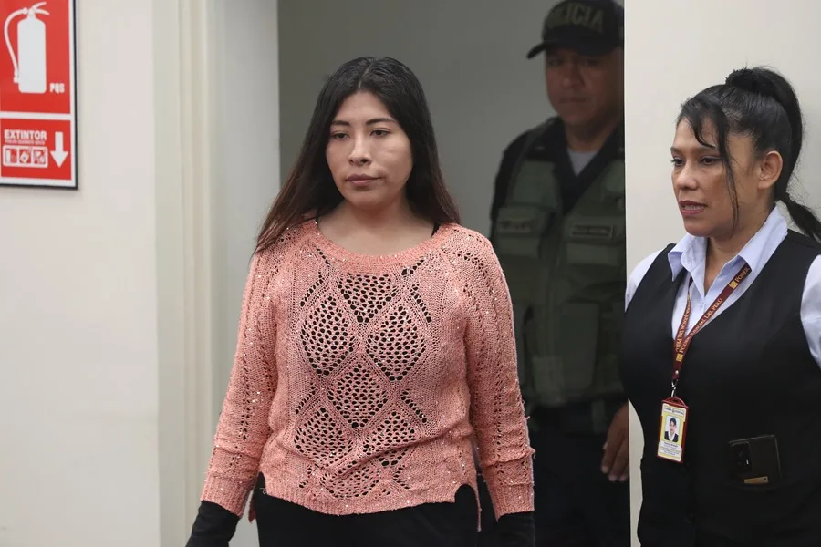 Perú renueva orden de captura contra Betssy Chávez pese a su asilo en México