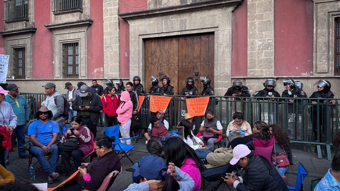 CNTE logra más de mil 300 plazas nuevas para Oaxaca tras reunión con Claudia Sheinbaum