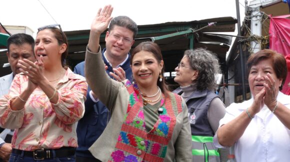 Clara Brugada supervisa rehabilitación eléctrica del mercado La Merced