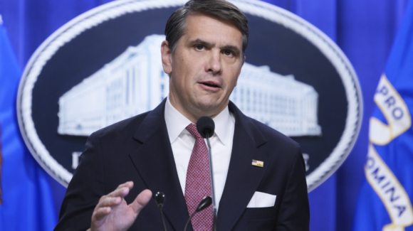 Fiscal general interino de EU retira fondo para compensar a seguidores de Trump
