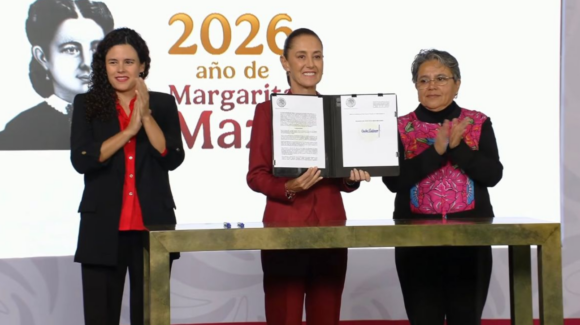 Sheinbaum firma decreto para fortalecer la transparencia y el acceso a la información pública