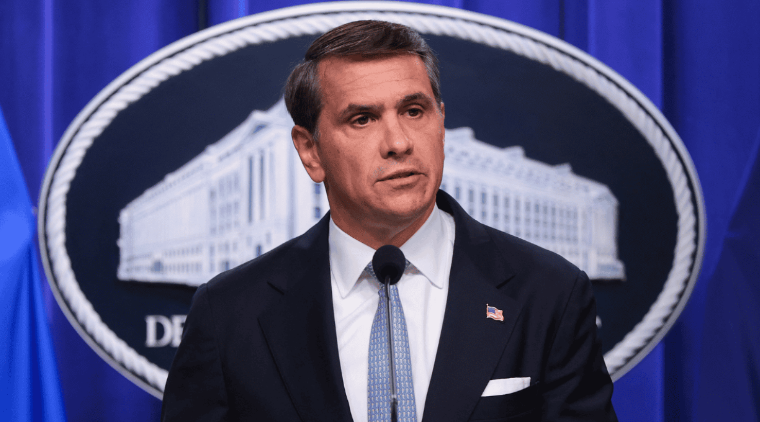 Senado confirma al exabogado de Trump, Todd Blanche, como fiscal general de EU