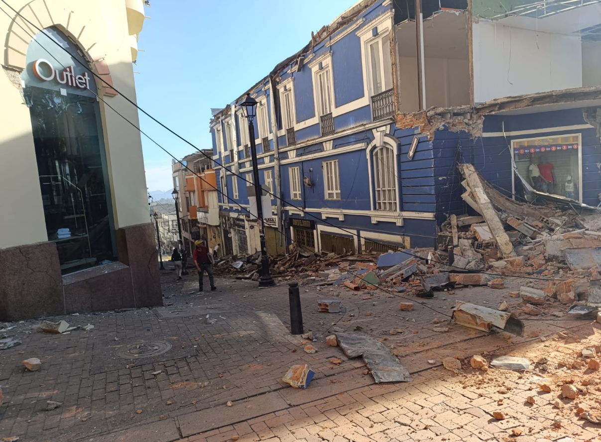 Sismo de magnitud 7.4 sacude Colombia; reportan daños y heridos en varias ciudades