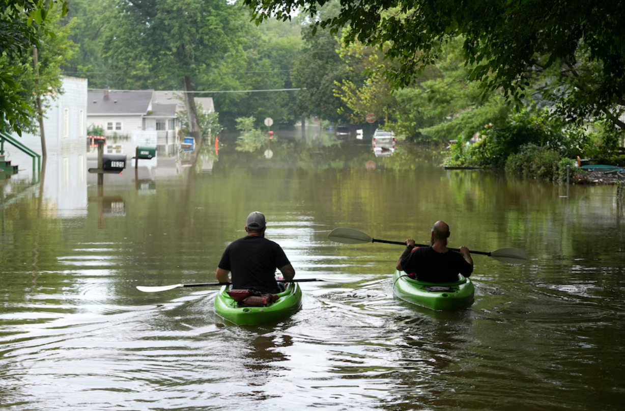 Inundaciones históricas en Indiana dejan al menos siete muertos, cientos de evacuados y graves daños por las lluvias