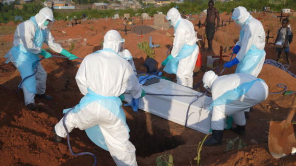 Ébola desata la peor crisis sanitaria en Congo; brote supera los 2 mil 300 muertos