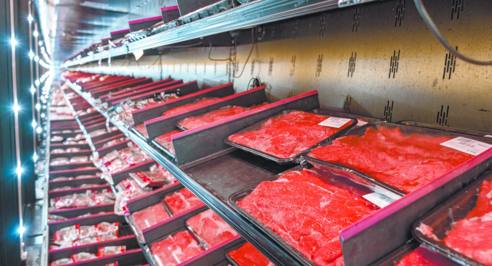 Trump anunció la suspensión temporal de aranceles a la importación de carne molida