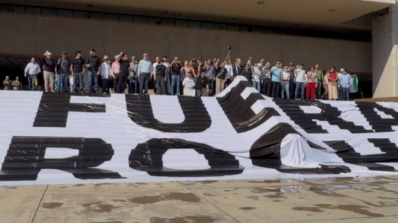 “¡Fuera Rocha!”: Ciudadanos protestan contra el gobernador de Sinaloa y piden la salida de todo su gabinete