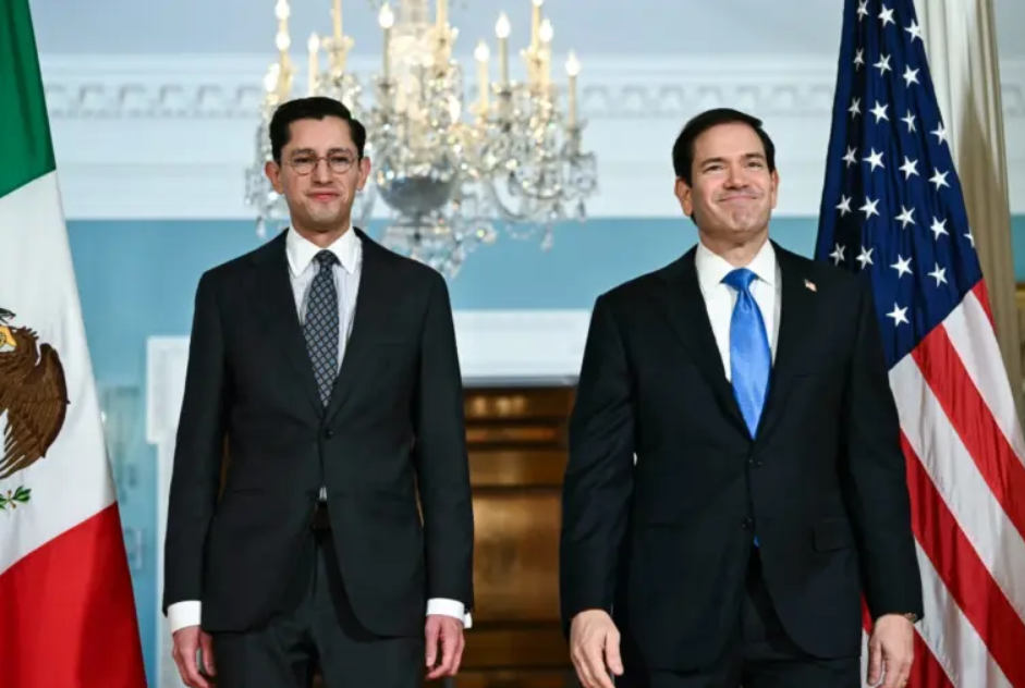 Marco Rubio recibe a Roberto Velasco en la Casa Blanca en medio de tensiones comerciales