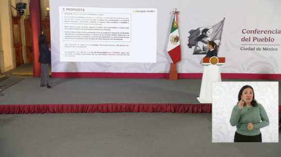 Sheinbaum propone frenar candidaturas con doble nacionalidad; aspirantes deberán renunciar