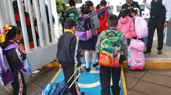 ¡Adiós, vacaciones! Más de 28 millones de alumnos de educación básica regresan a clases