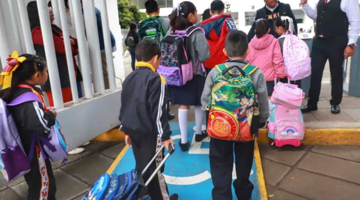 ¡Adiós, vacaciones! Más de 28 millones de alumnos de educación básica regresan a clases