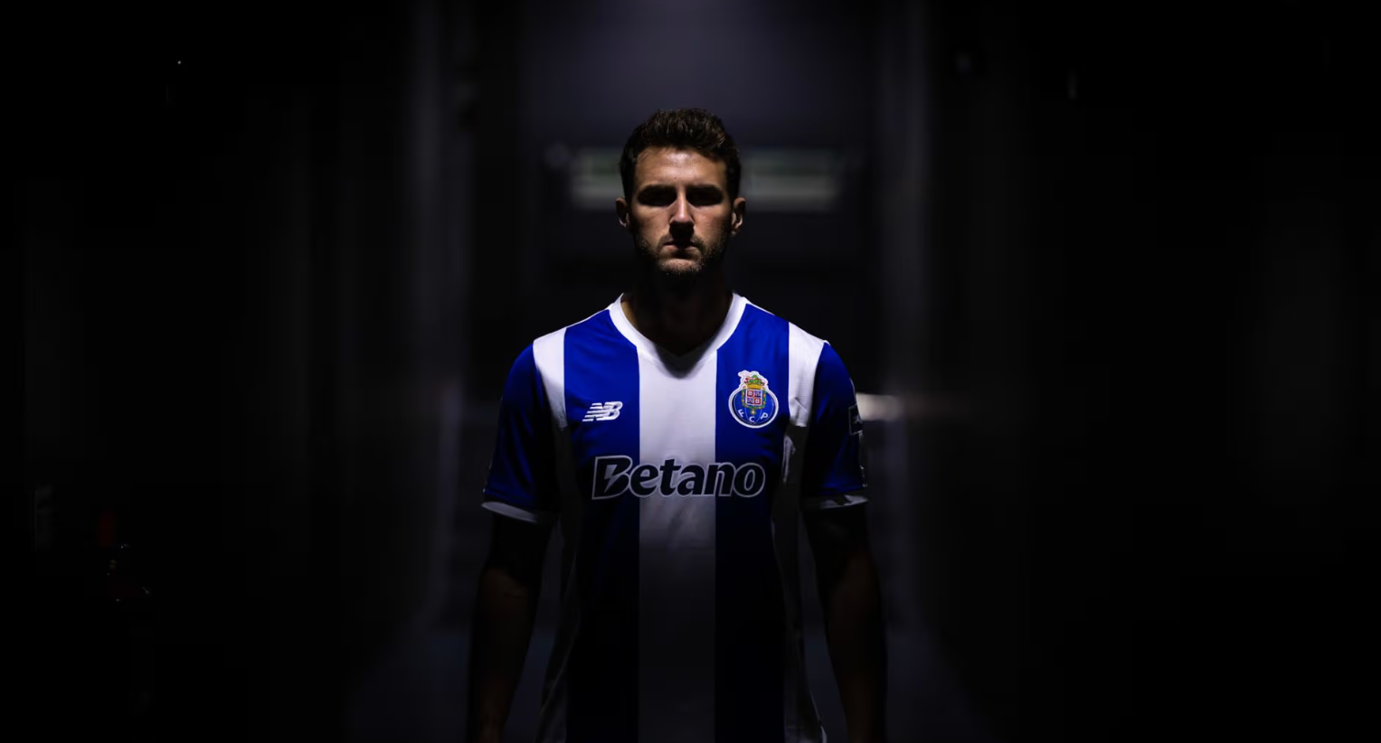 Santiago Giménez es nuevo jugador del Porto tras su paso por Milan y Feyenoord