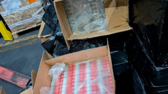 ANAM decomisa 5.8 millones de cigarros apócrifos en AICM de la CDMX