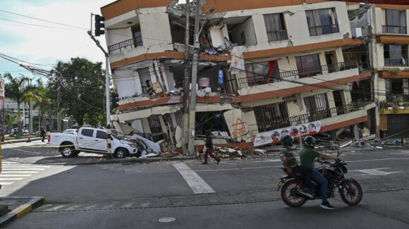 Colombia registra 329 muertes y 247 desaparecidos tras terremoto de 7.4
