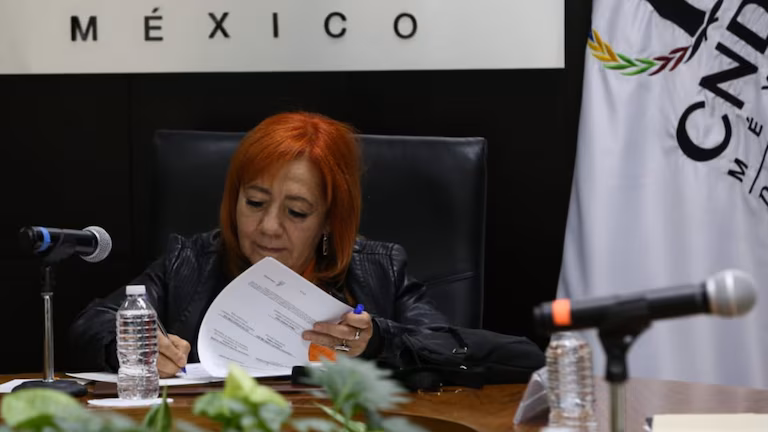 CNDH respalda regulación de audiencias de Sheinbaum sobre libertad de expresión