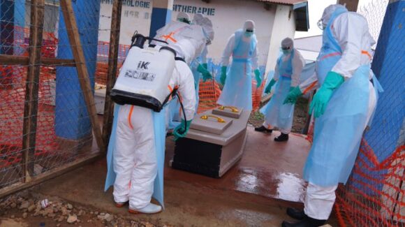 Brote de ébola en Congo supera capacidad de respuesta de la OMS