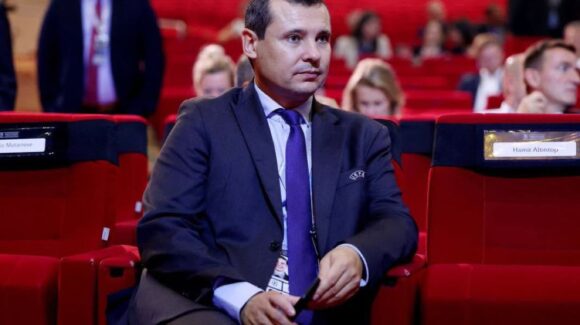 El director de operaciones de la FIFA, Kevin Lamour, fue despedido por criticar a Gianni Infantino