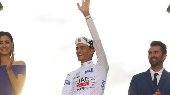 El mexicano Isaac del Toro renueva con su equipo UAE Team Emirates XRG hasta el 2031