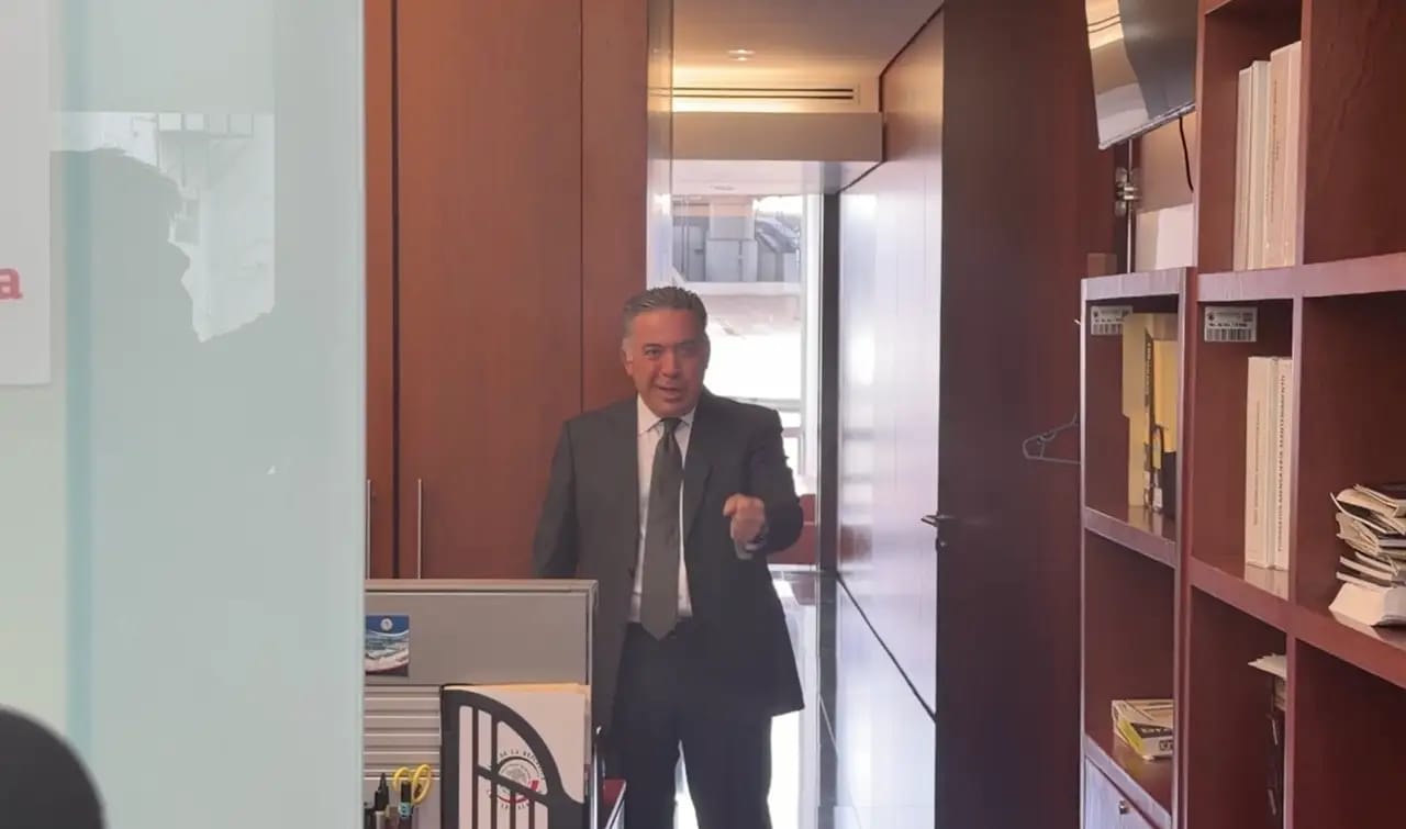 Enrique Inzunza reaparece en el Senado y defiende su inocencia ante señalamientos de Estados Unidos