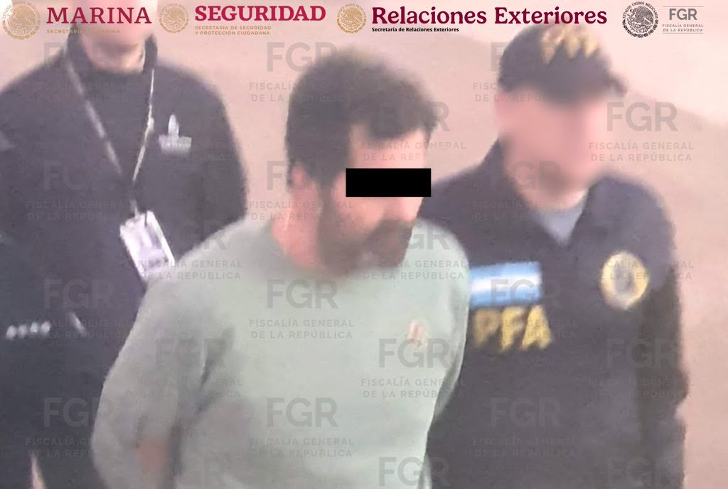 VIDEO: Así fue trasladado Fernando Farías Laguna a México; será ingresado al Altiplano tras ser expulsado de Argentina