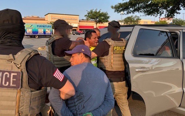Estados Unidos detiene a casi 50 mil migrantes en julio, cifra récord en la era Donald Trump
