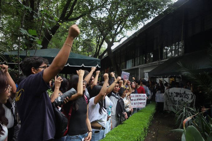 Estudiantes del IPN rechazan daños a Canal Once y exigen peritaje independiente