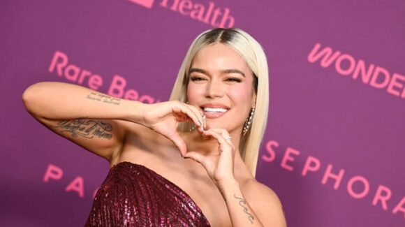 Karol G se une a concierto benéfico y dona un millón de dólares tras terremoto en Colombia
