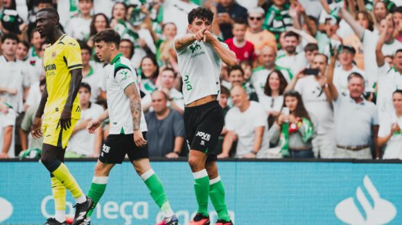 LaLiga: El Real Madrid y el Barcelona siguen de cerca a la joven sensación del Racing de Santander, Sergio Martínez