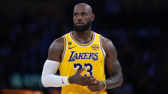 ¿En qué equipos ha jugado LeBron James y cuántos títulos de NBA tiene?