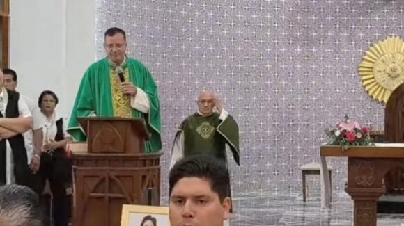 Balacera en Los Mochis, Sinaloa, interrumpe misa en iglesia y obliga a feligreses a resguardarse