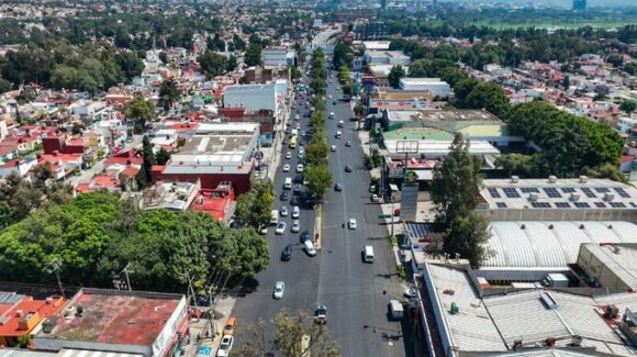 Claudia Sheinbaum amplía programa de bacheo al municipio de Naucalpan