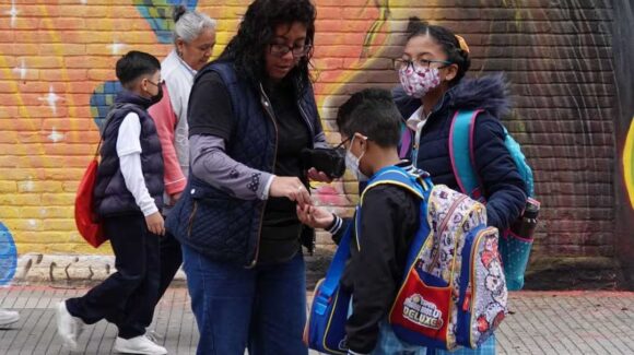 Regreso a clases en la CDMX: padres enfrentan gastos de hasta 3 mil 500 pesos