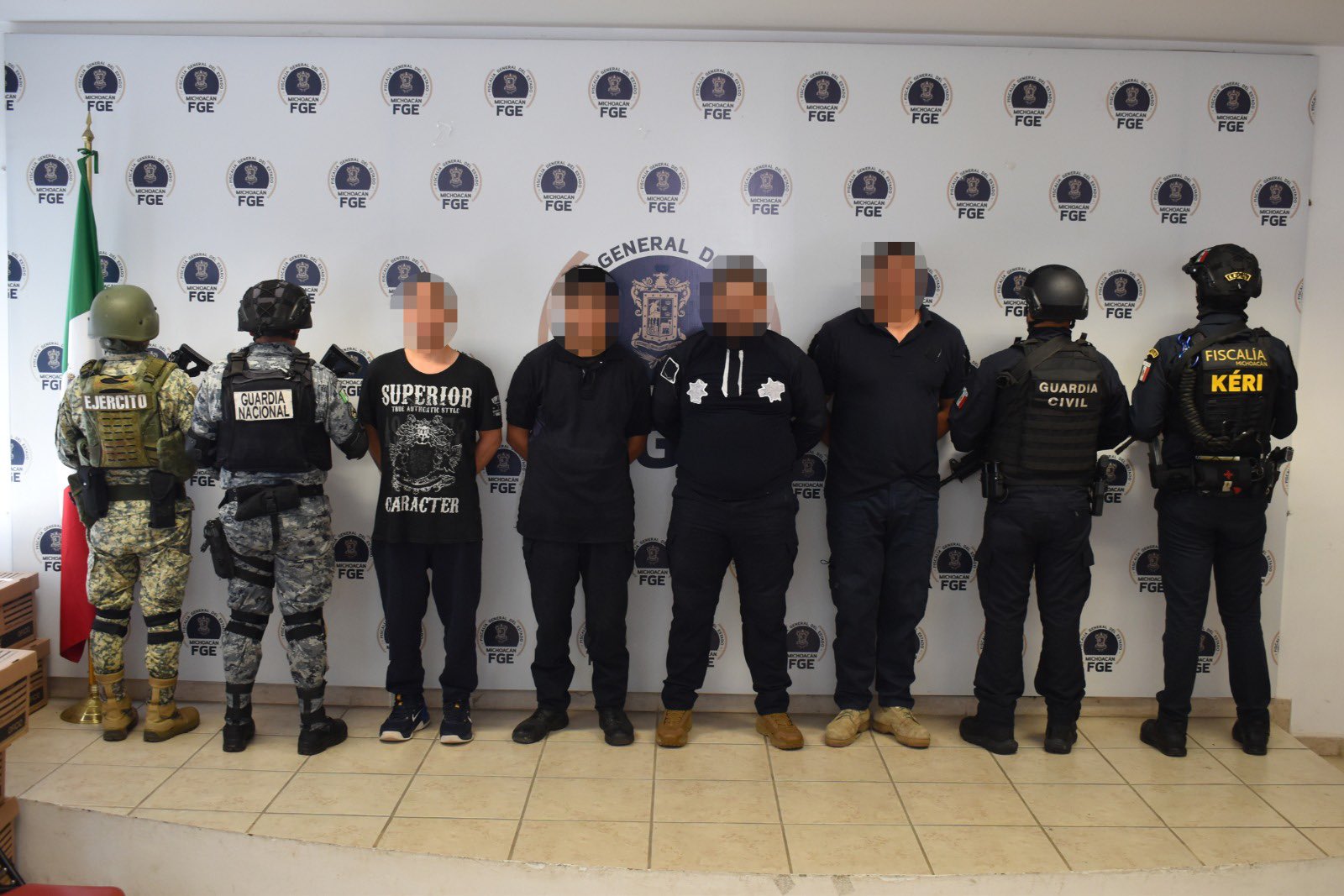 Arrestan a mando policial y a tres agentes en Michoacán; los acusan de desaparición de personas