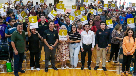 Patrimonio de 96 familias se regulariza en Juárez; suman más de 14 mil escrituras en NL