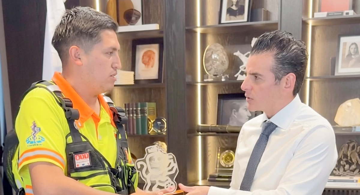 Reconoce Gobierno de Nuevo León la trayectoria del paramédico Jaziel Rosales y la labor de los cuerpos de auxilio