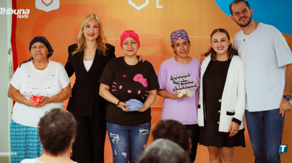NL entrega 385 turbantes a pacientes de Cobertura Universal contra el Cáncer de Mama