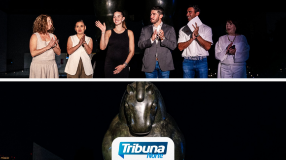 ‘Caballo’ de Fernando Botero cambia de ubicación en la Macroplaza de Monterrey