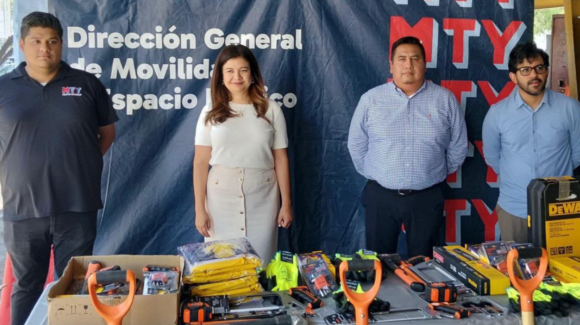 Gobierno de Monterrey entrega nuevo equipamiento e insumos a personal de Seguridad Vial