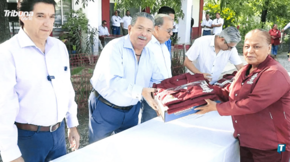 NL: Gobierno de Escobedo entrega más de 300 uniformes a cuadrillas de Servicios Públicos