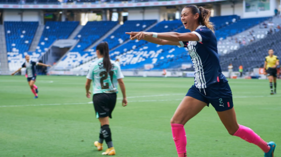 Seis años con Rayadas: Christina Burkenroad perfila su adiós del futbol profesional