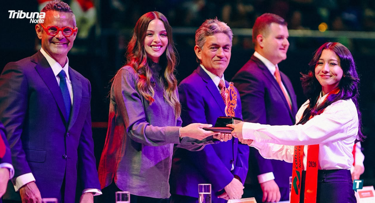 Toma Mariana Rodríguez protesta a más de 5 mil graduados del Conalep