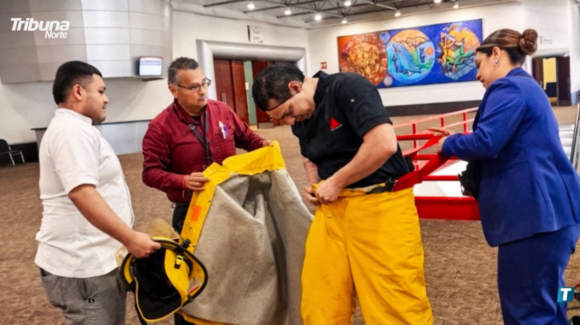Bomberos de Nuevo León alistan ceremonia en Cintermex y lanzan colecta ciudadana