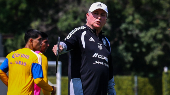 Víctor Manuel Vucetich completa cuerpo técnico y afina táctica de Tigres ante Santos