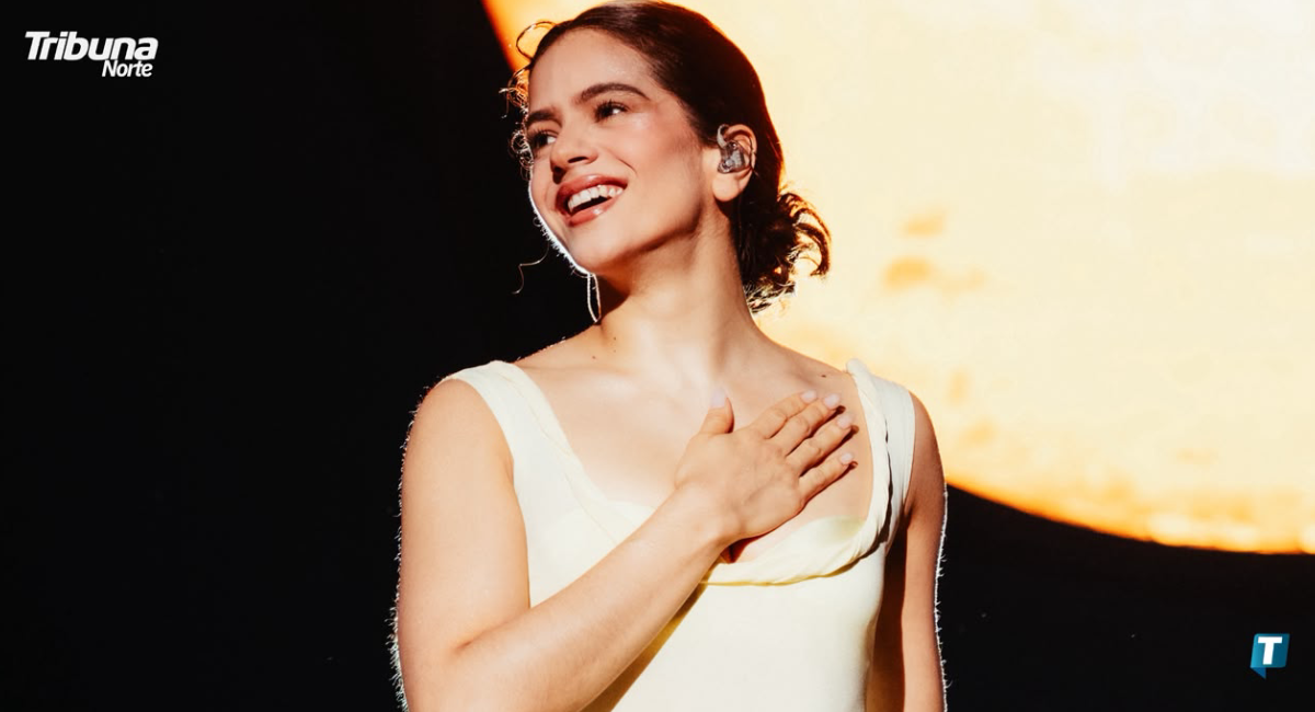 Presenta Rosalía el concepto de su gira ‘LUX Tour’ ante el público de la Arena Monterrey