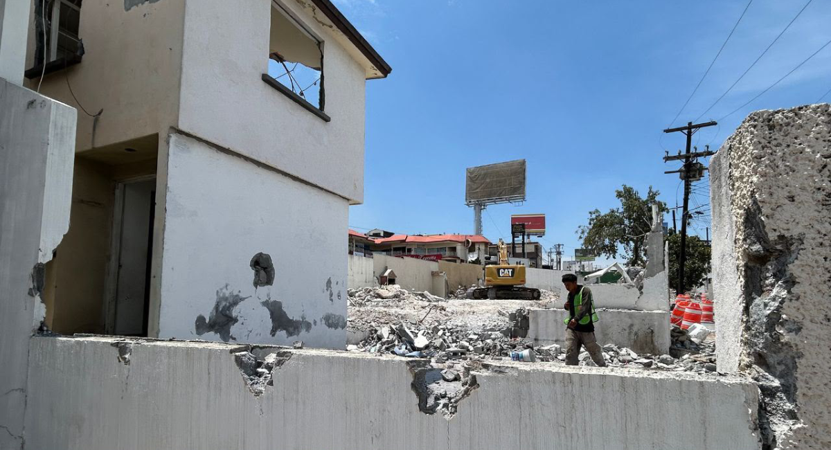 Registra un 57% de avance la demolición de la ‘Rotonda de las Casas’ para ampliar la avenida Paseo de los Leones