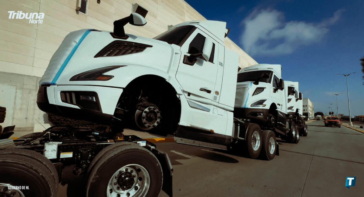 Volvo inicia exportación de tractocamiones fabricados en Nuevo León a través de la Aduana Colombia