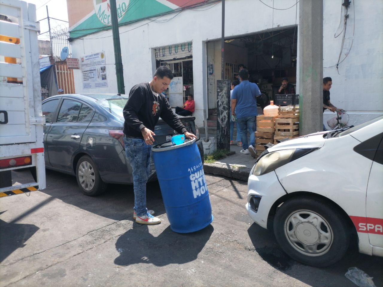 Mercados de la Ciudad de México reciclan aceite para mover al Metrobús