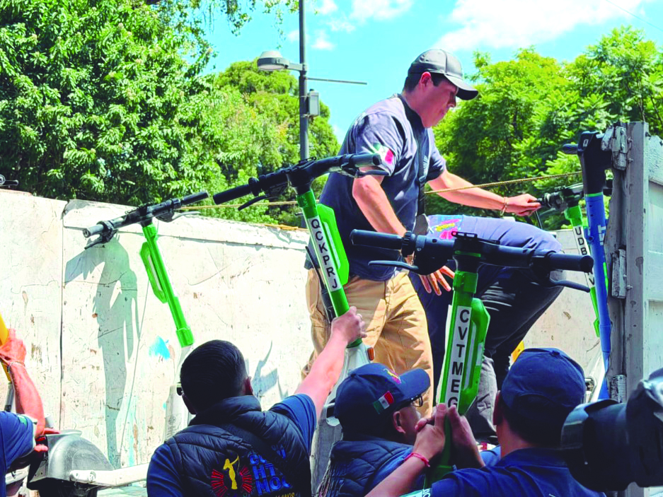 CDMX: Cuauhtémoc retira scooters de la vía pública en Roma e Hipódromo por supuestas quejas vecinales